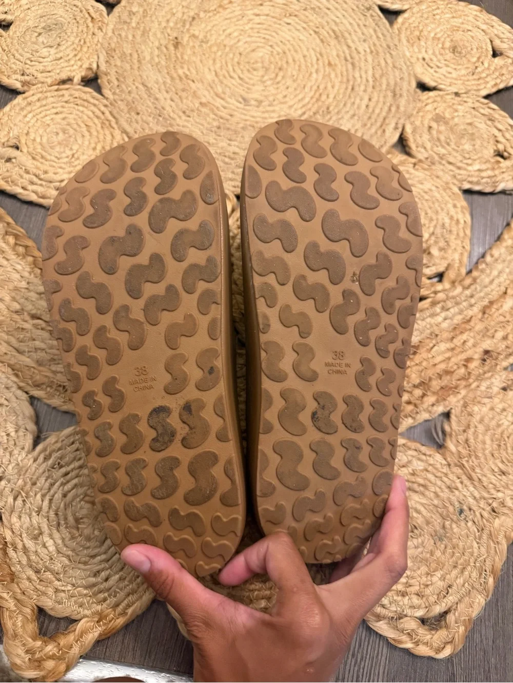 SKIMS Women's Tan Foam Slide Sandals - Neutral Slip-On Slides EU 38